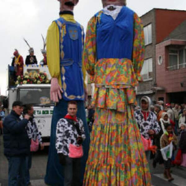 giant puppets