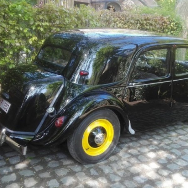 voiture ancienne panier